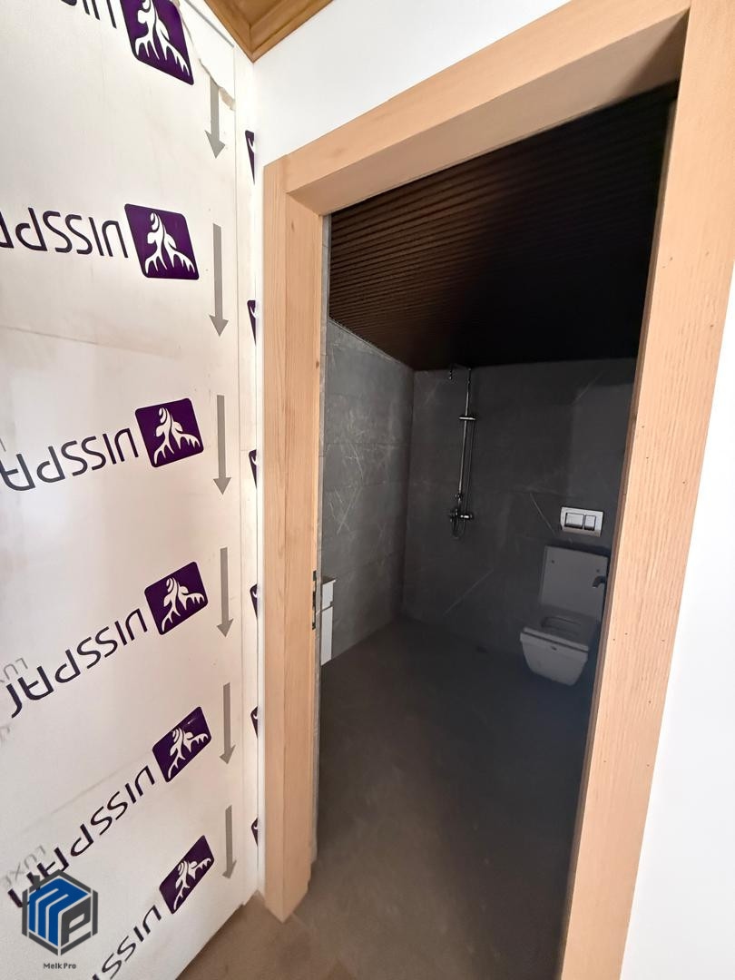 825 متر زمین 250 متر بنا - تصویر 10