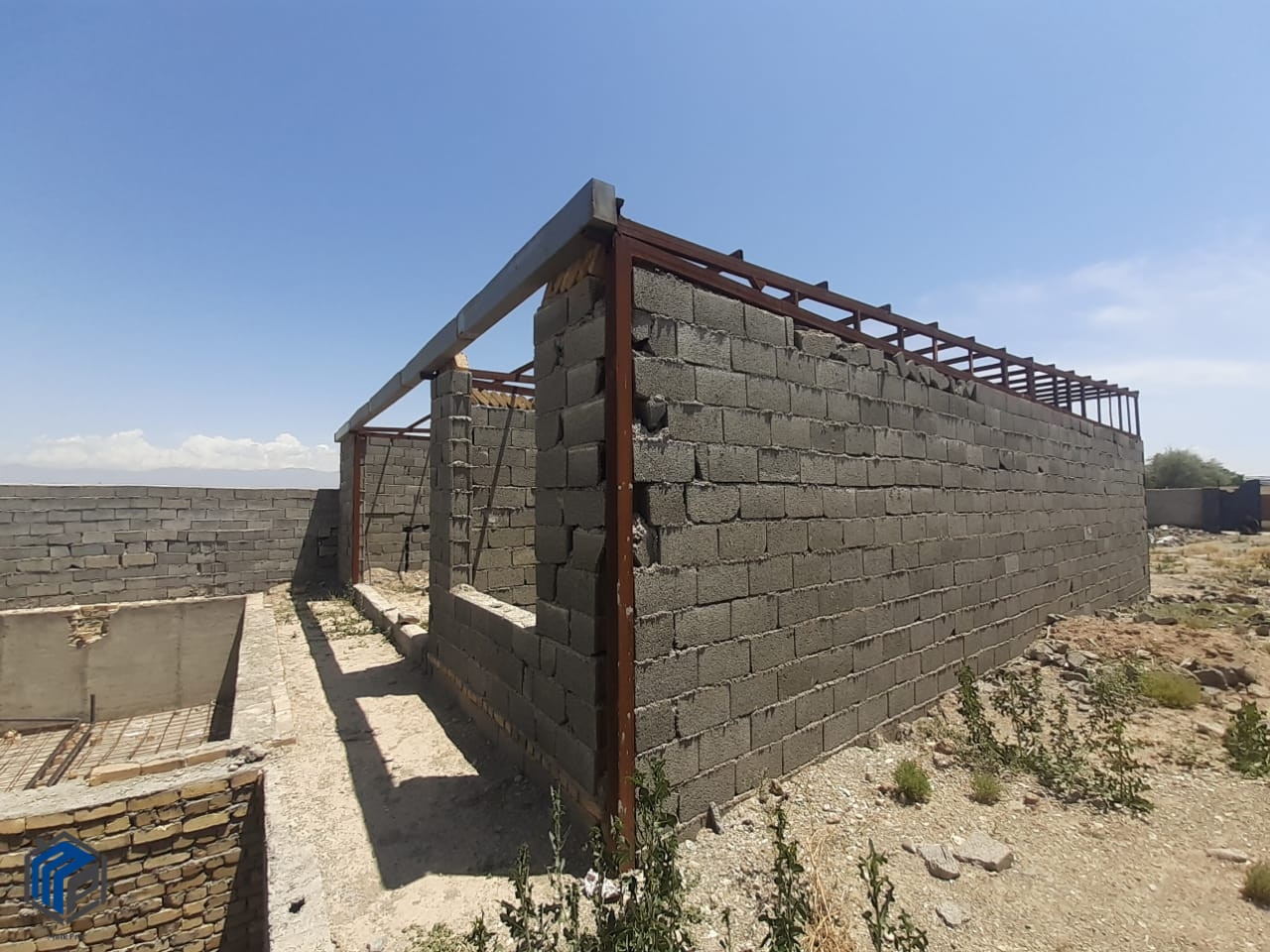 600 متر زمین شهرکی 100 متر بنا نیم ساخت - تصویر 3