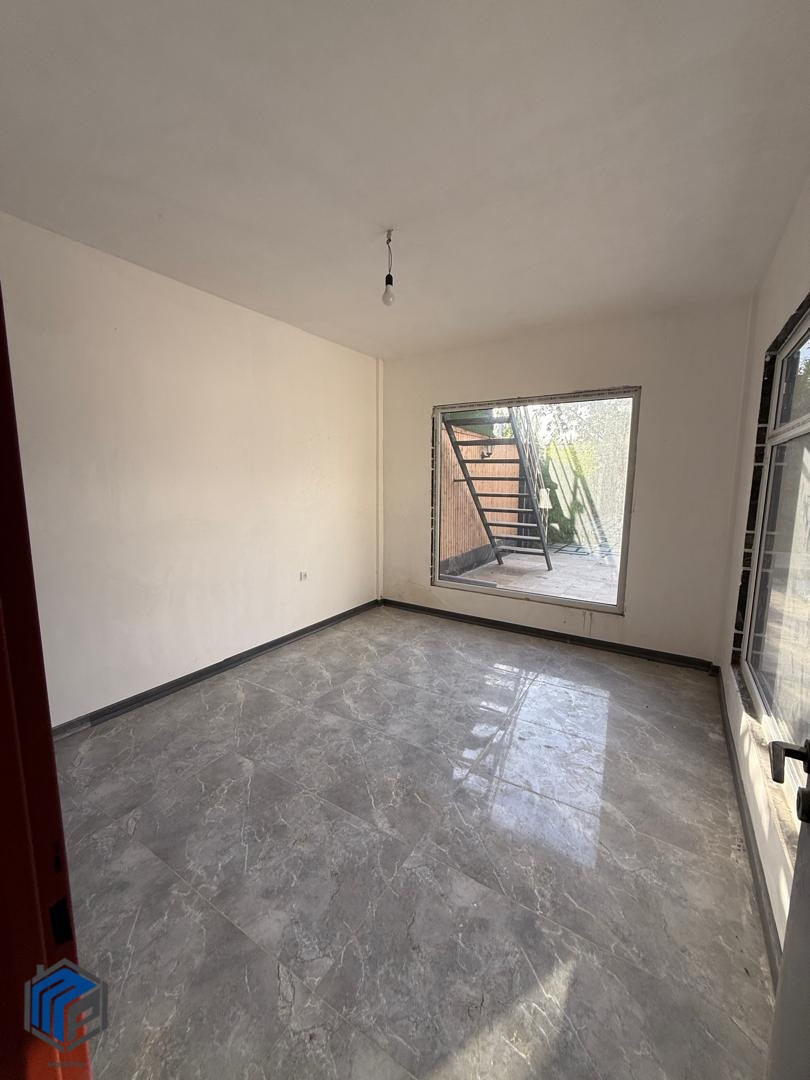 320 متر زمین 130 متر بنا - تصویر 9