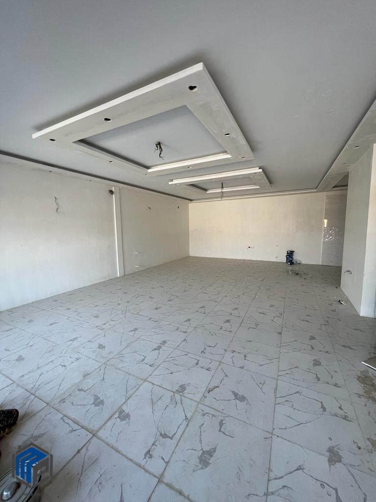 چهارباغ - شهرک کامرانیه ۶۷۰ متر زمین ۱۴۰ متر بنا - تصویر 3