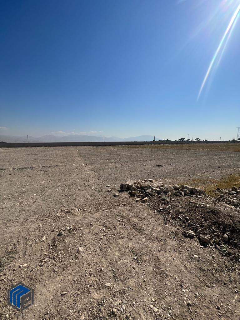 چهارباغ ۸۰۰ متر زمین