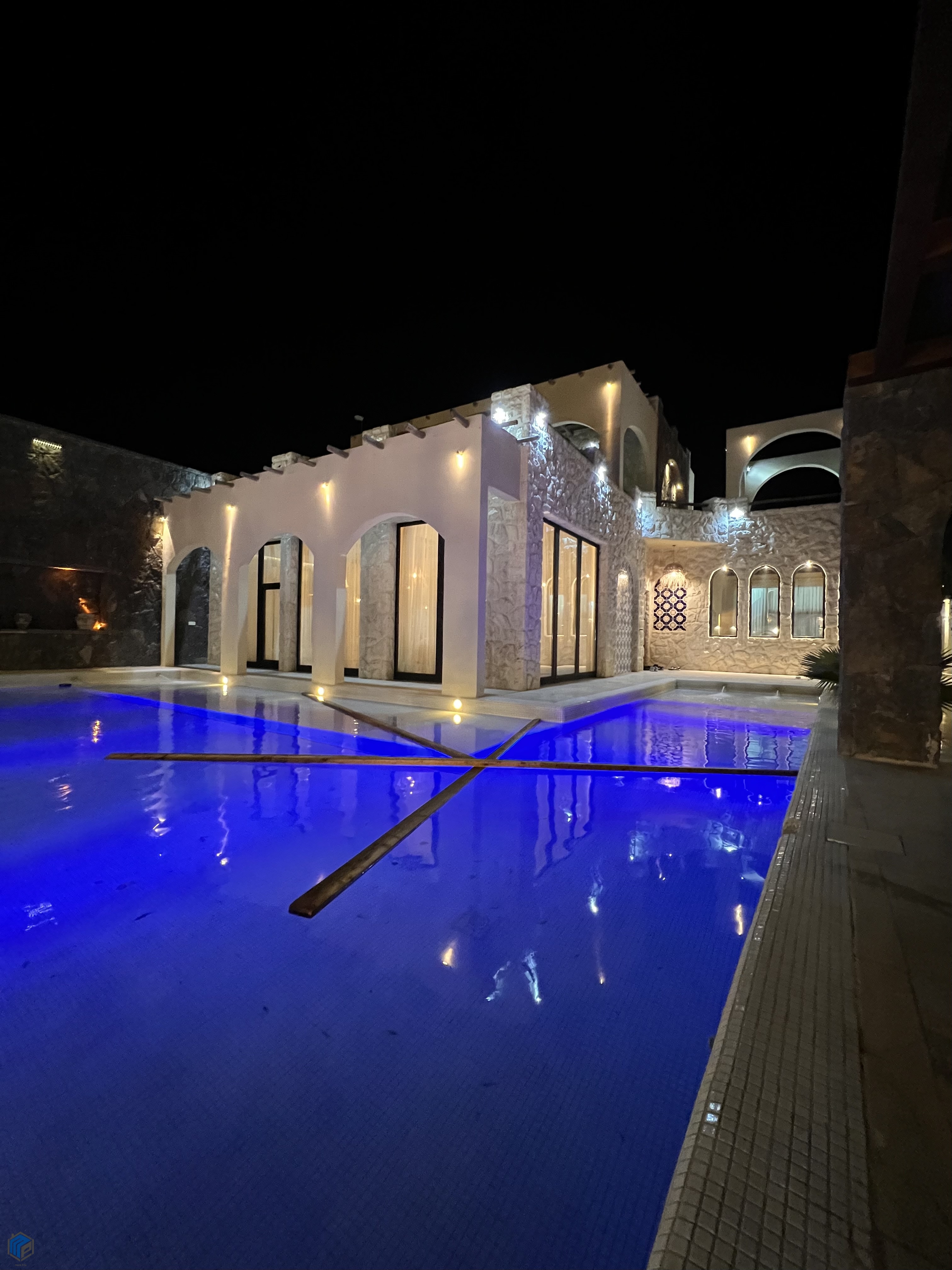 ویلا مدیترانه ای به سبک کازابلانکا