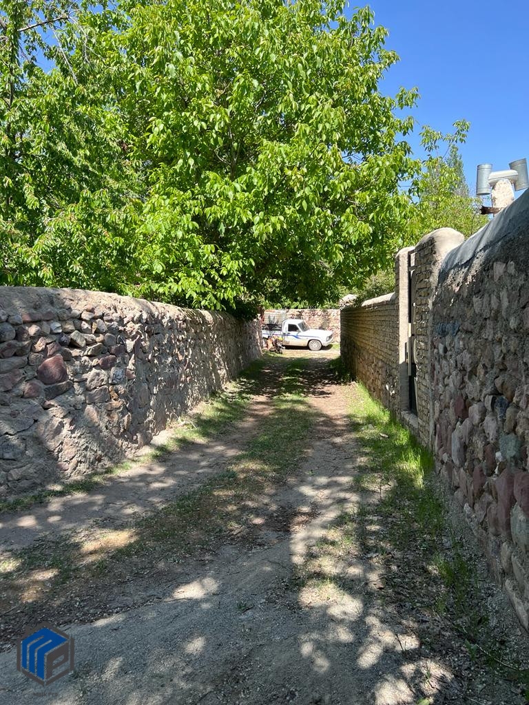 فشند ۶۳۰ متر باغچه