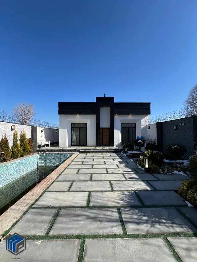 کردان ۴۲۰ متر زمین ۱۳۰ متر بنا