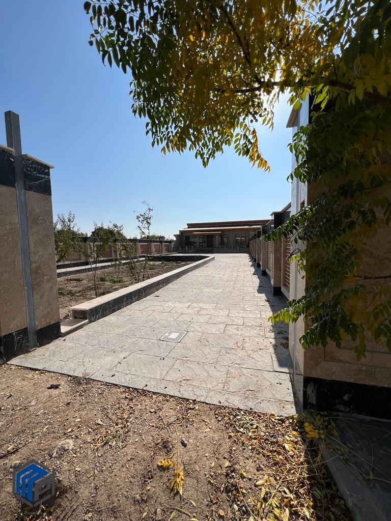 چهارباغ - شهرک کامرانیه ۶۷۰ متر زمین ۱۴۰ متر بنا - تصویر 5