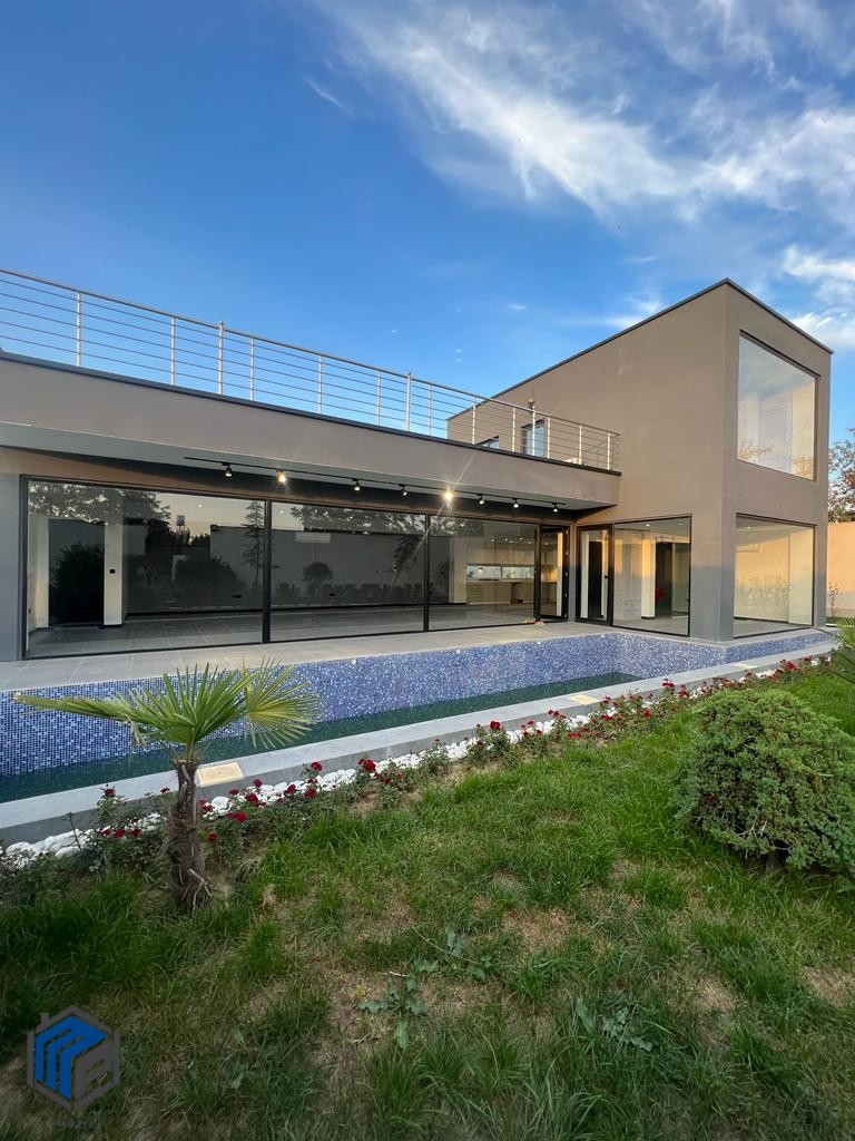 سهیلیه - روستای اغلان تپه ۶۸۰متر زمین ۲۰۰متر بنا