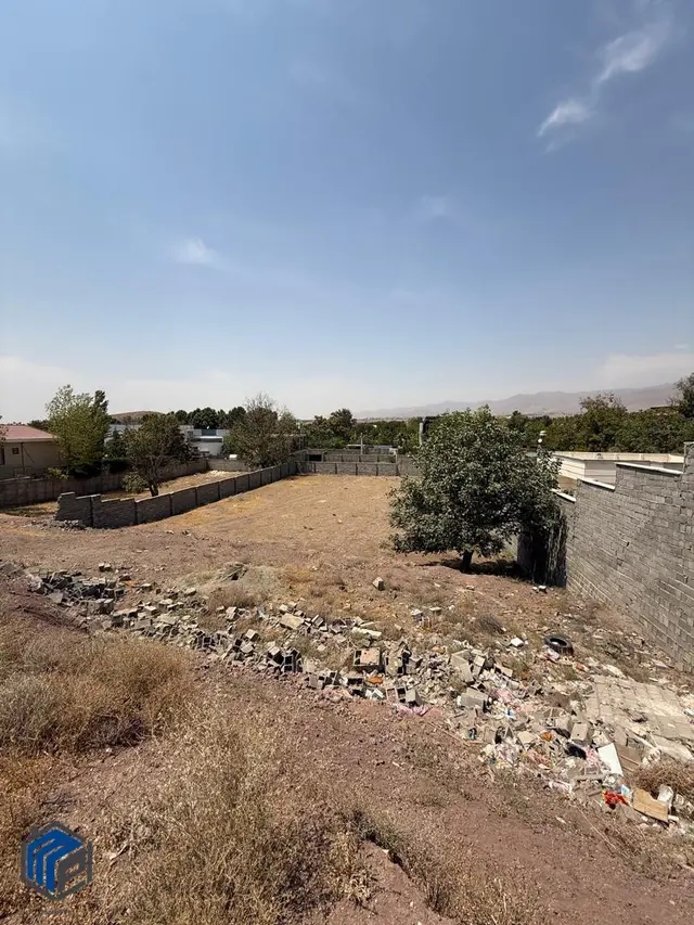 2300 متر زمین